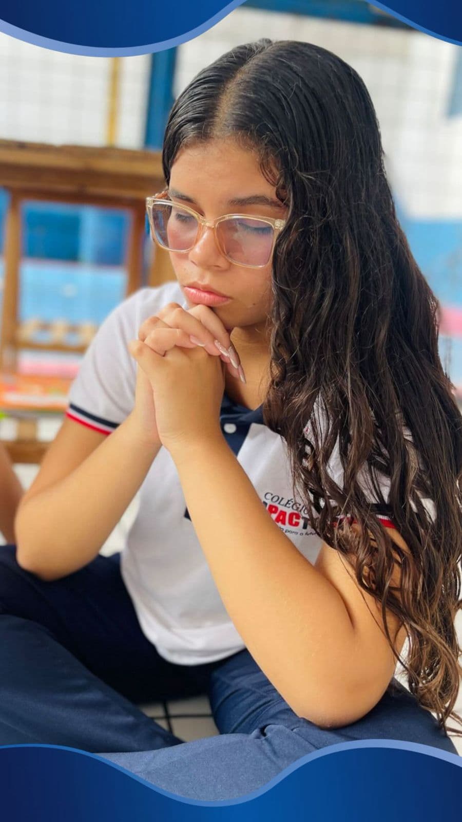Aluna do Colégio Impacto estudando